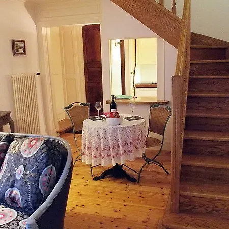 Charming Apartment *